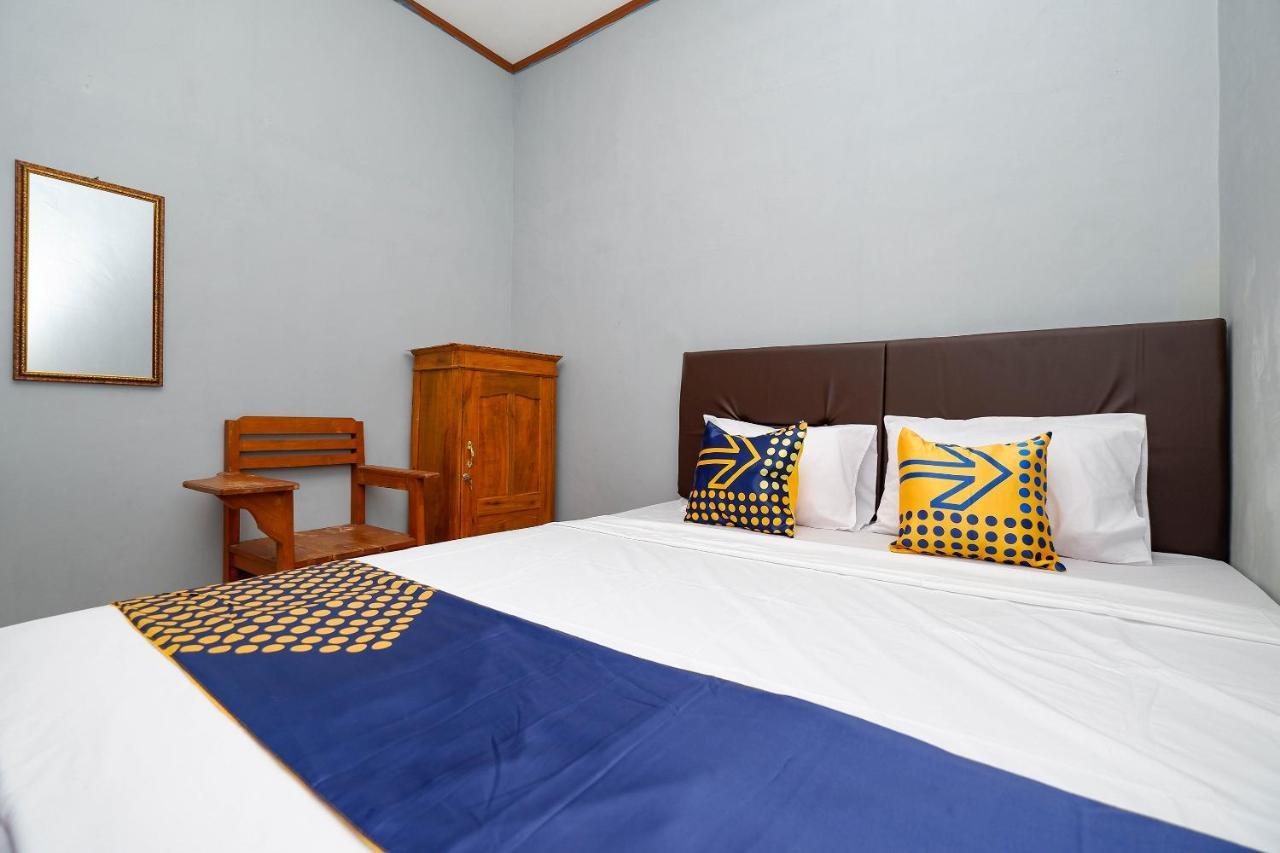Hotel Spot On 2821 Griya Kawula Syariah Solo Esterno foto