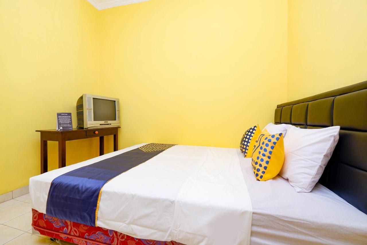 Hotel Spot On 2821 Griya Kawula Syariah Solo Esterno foto