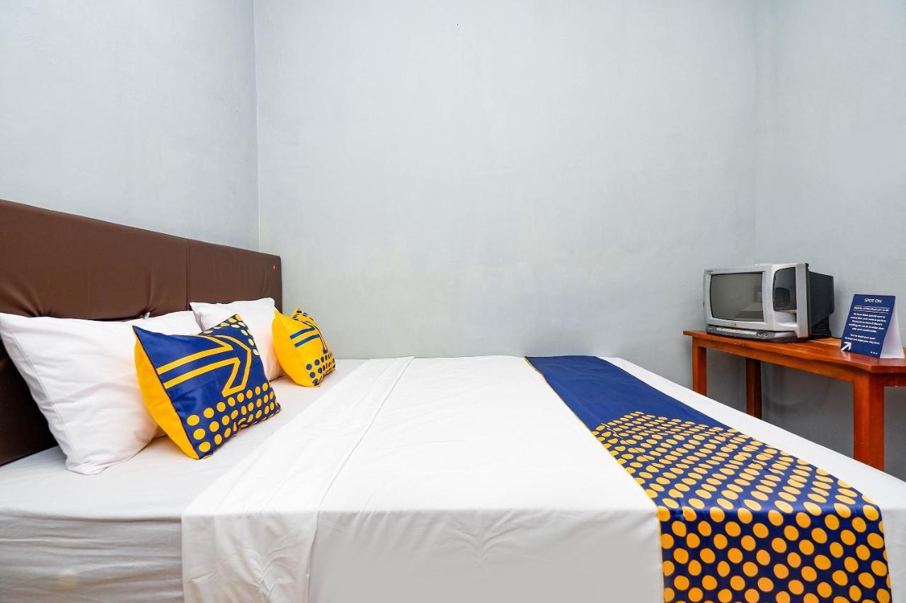 Hotel Spot On 2821 Griya Kawula Syariah Solo Esterno foto