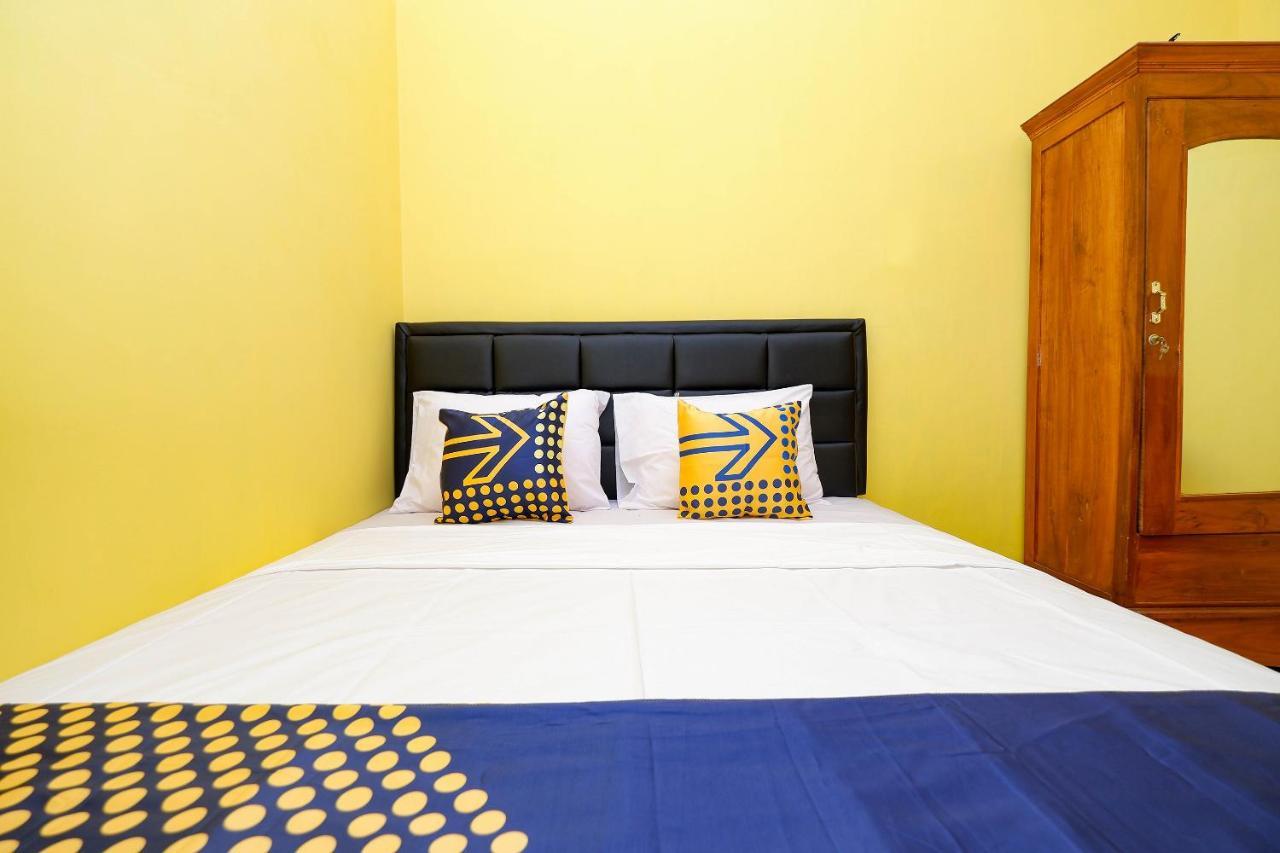 Hotel Spot On 2821 Griya Kawula Syariah Solo Esterno foto