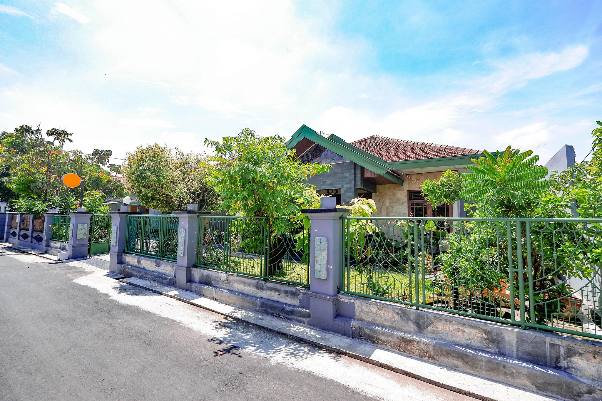 Hotel Spot On 2821 Griya Kawula Syariah Solo Esterno foto