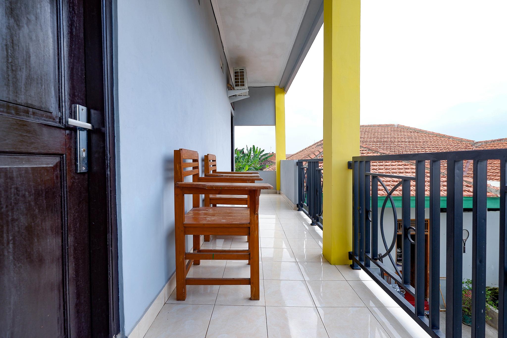 Hotel Spot On 2821 Griya Kawula Syariah Solo Esterno foto