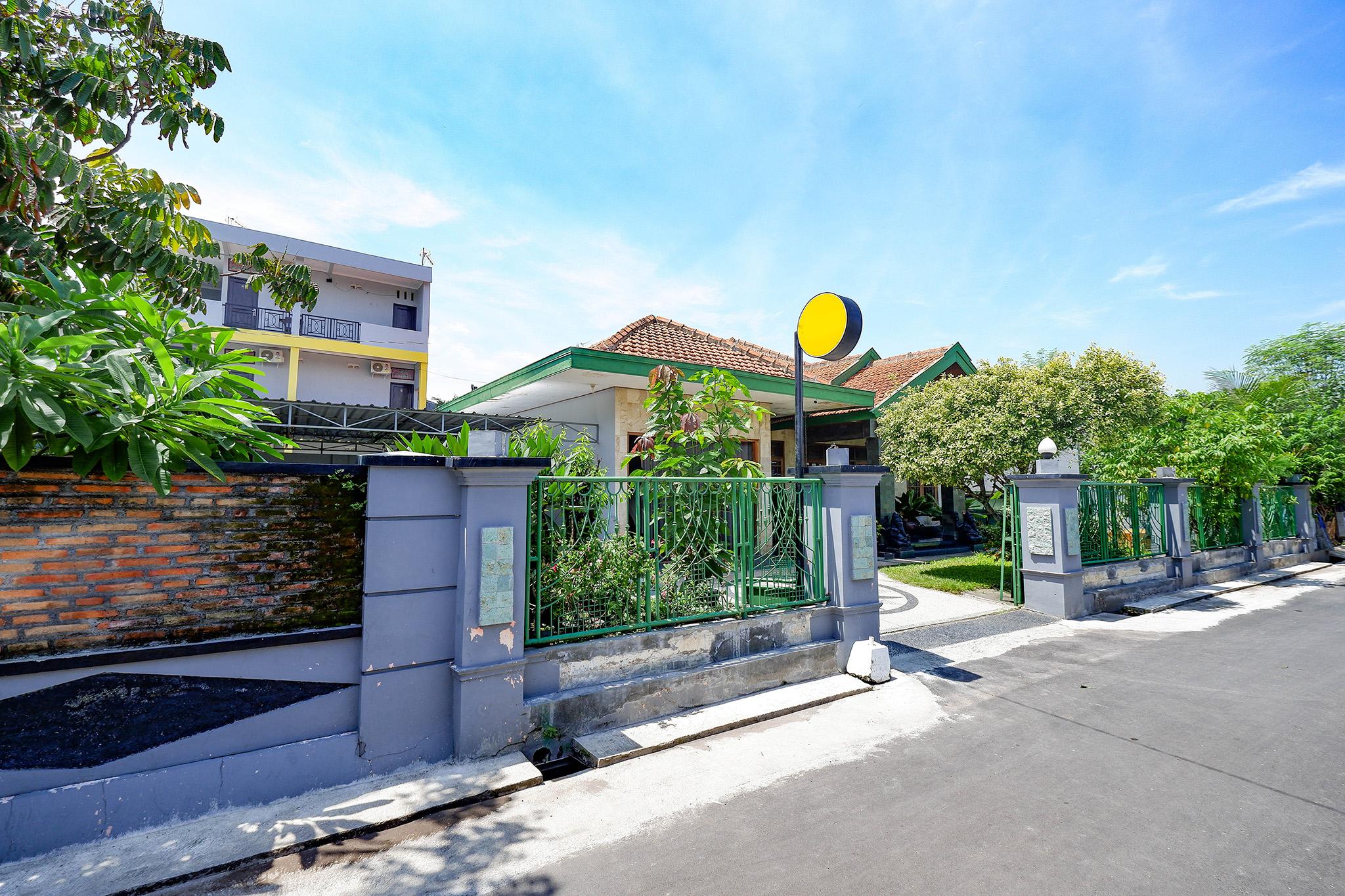 Hotel Spot On 2821 Griya Kawula Syariah Solo Esterno foto