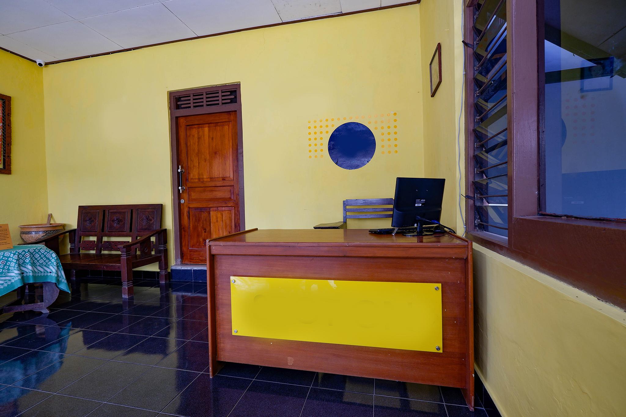 Hotel Spot On 2821 Griya Kawula Syariah Solo Esterno foto