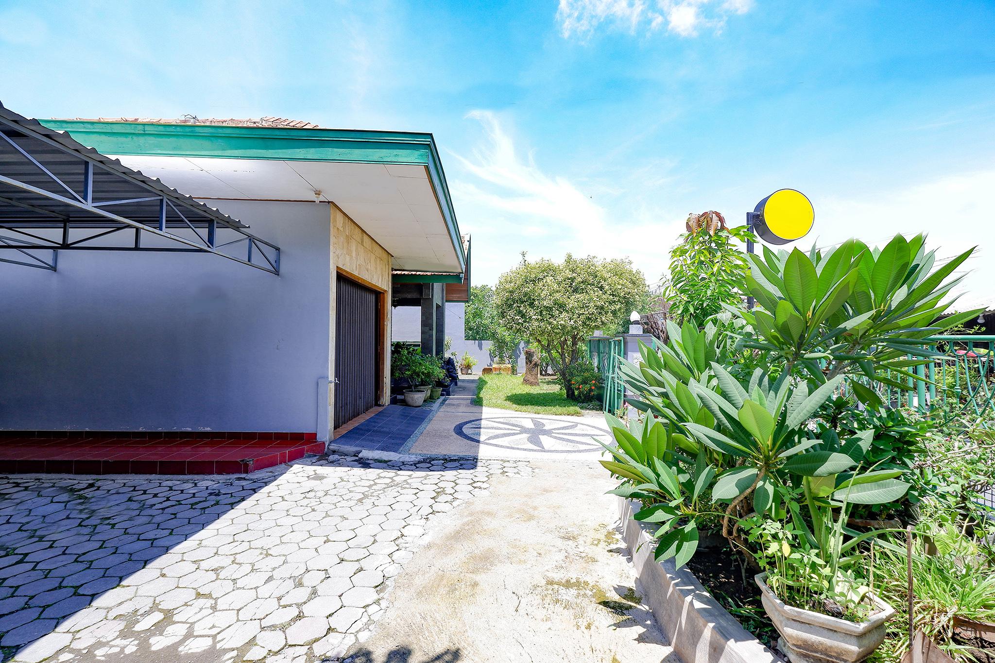 Hotel Spot On 2821 Griya Kawula Syariah Solo Esterno foto